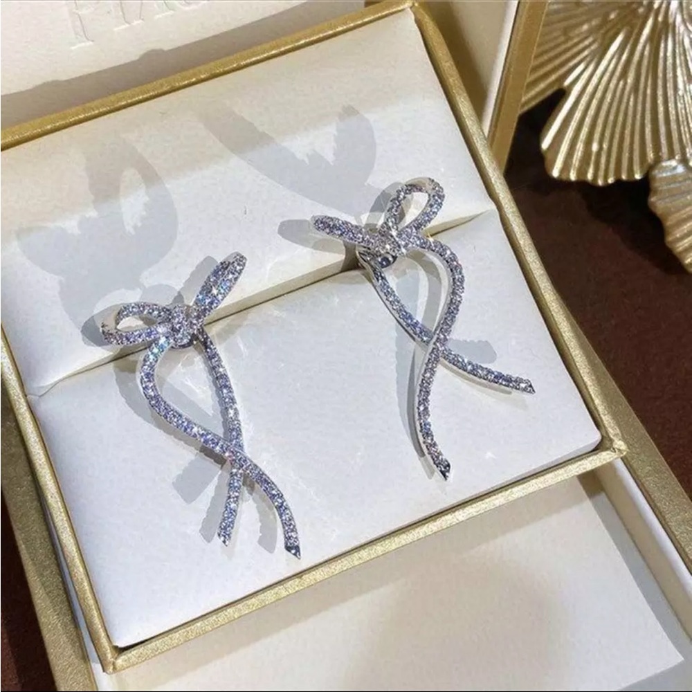 NWT Sparkle Bow Earrings